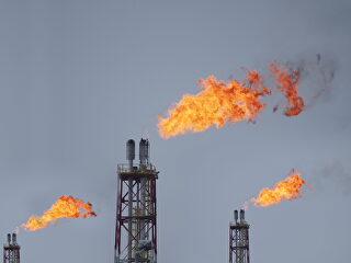 https://s.libertaddigital.com/2023/05/19/320/240/petroleo-quema-planta-energia.jpg